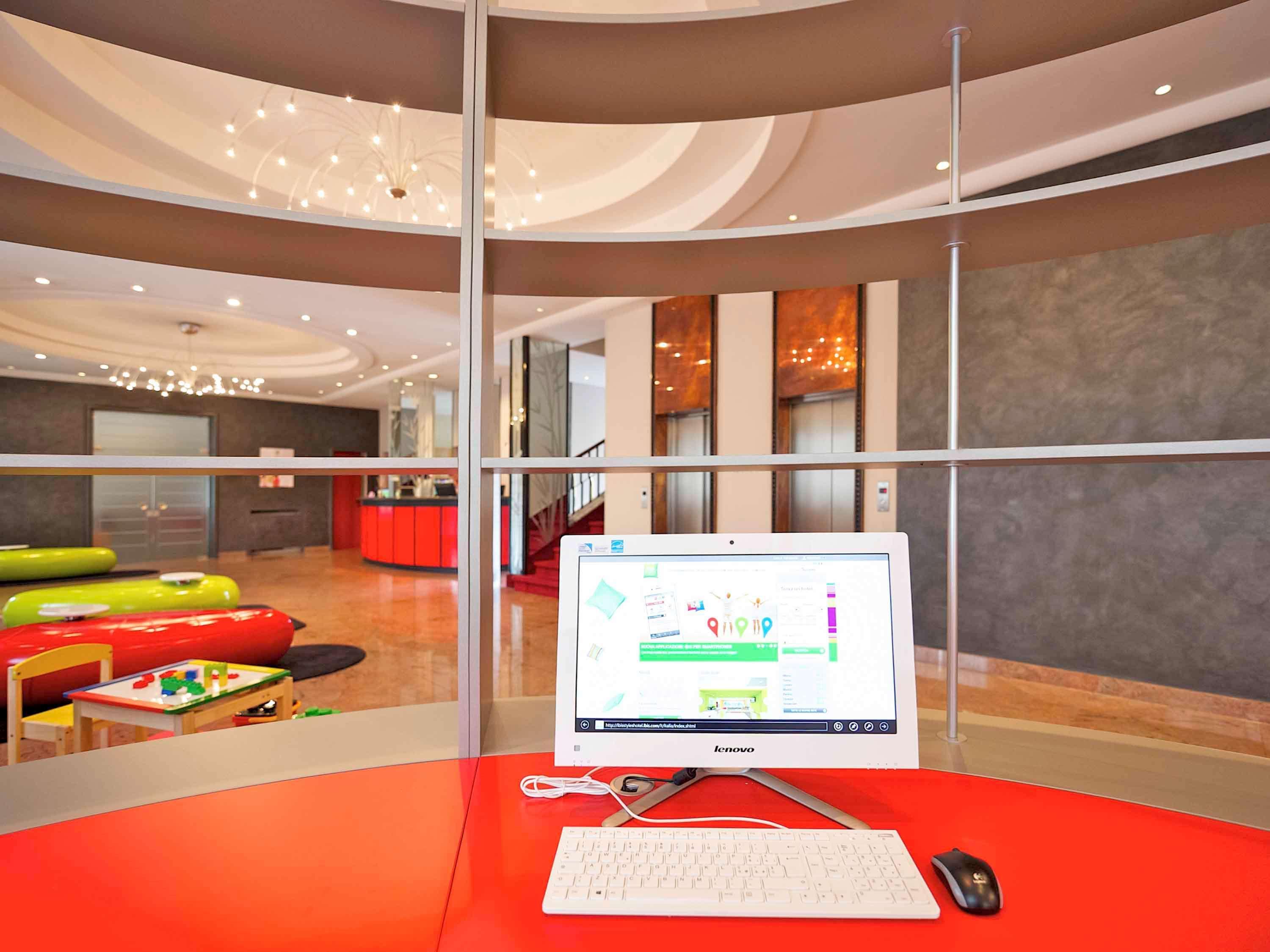 Ibis Styles Parma Toscanini Exterior foto