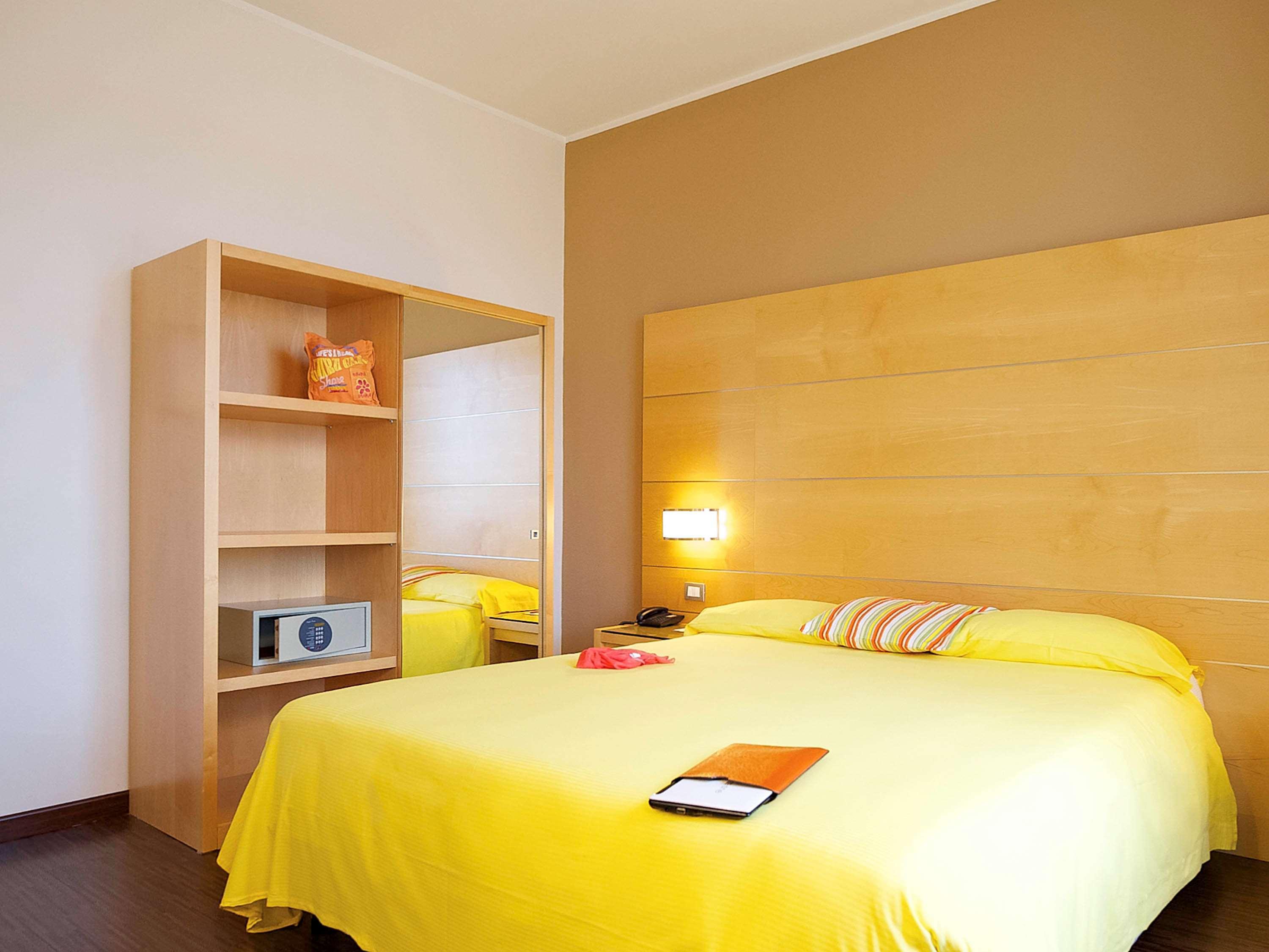 Ibis Styles Parma Toscanini Exterior foto