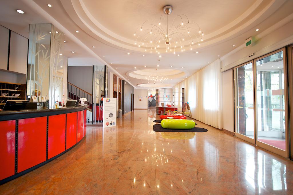 Ibis Styles Parma Toscanini Exterior foto