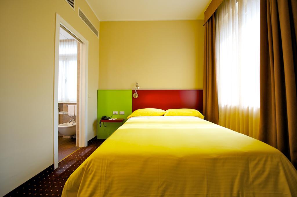 Ibis Styles Parma Toscanini Exterior foto