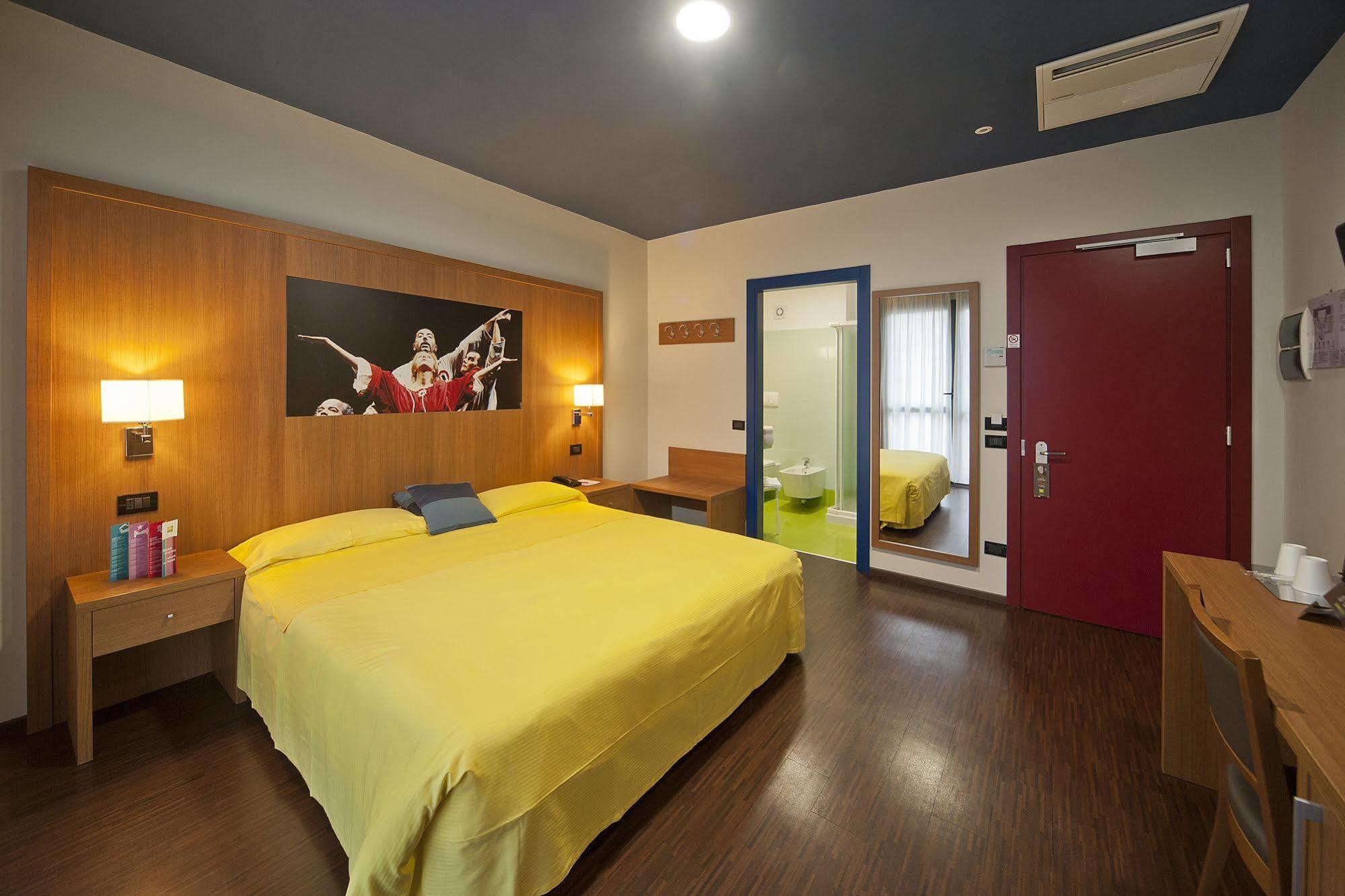 Ibis Styles Parma Toscanini Exterior foto