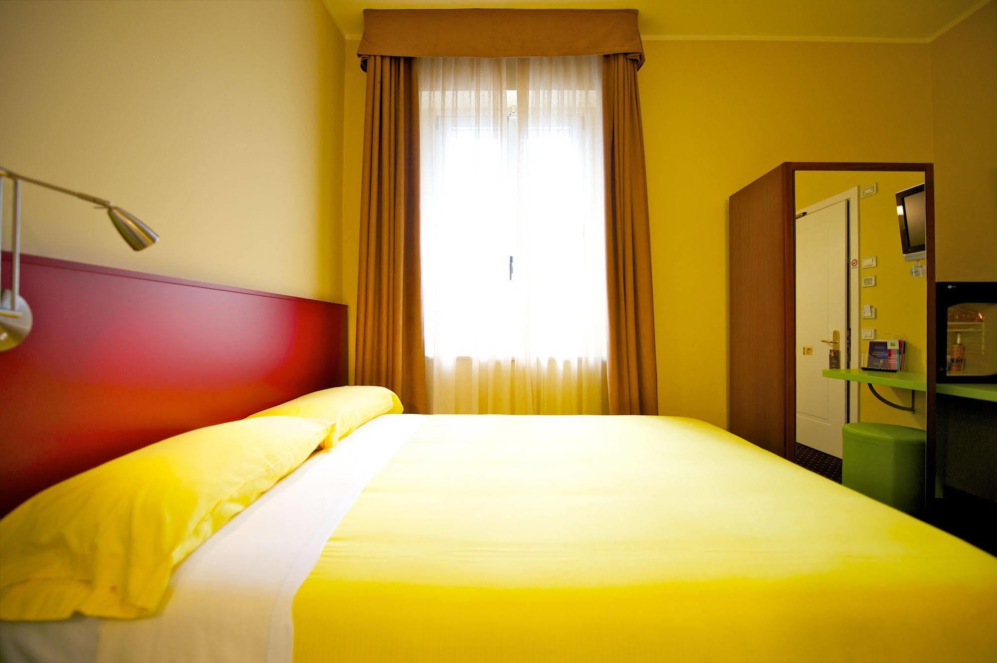 Ibis Styles Parma Toscanini Exterior foto